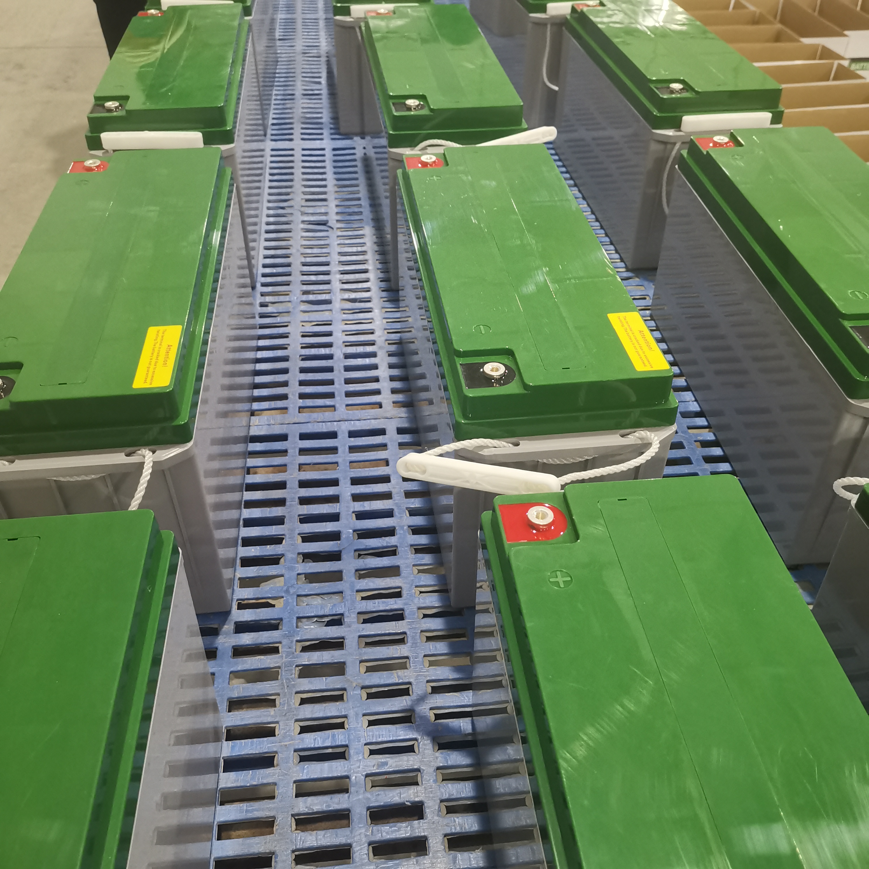 Bateria de gel solar fotovoltaica de vendas quentes 12v150AH Bateria de chumbo-ácido sem manutenção de alta eficiência e longa vida