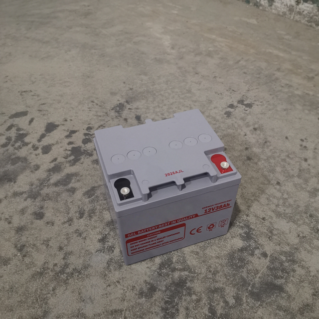 Bateria 12V 38AH | Ideal para pequenos sistemas solares e iluminação doméstica fora da rede