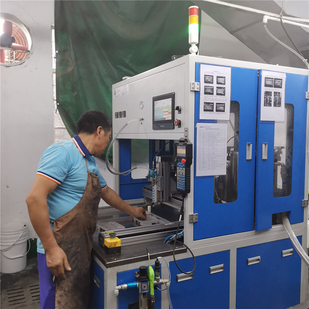 China barato ciclo profundo longa vida 2V2000Ah bateria recarregável bateria de gel solar tipos de baterias para painéis solares