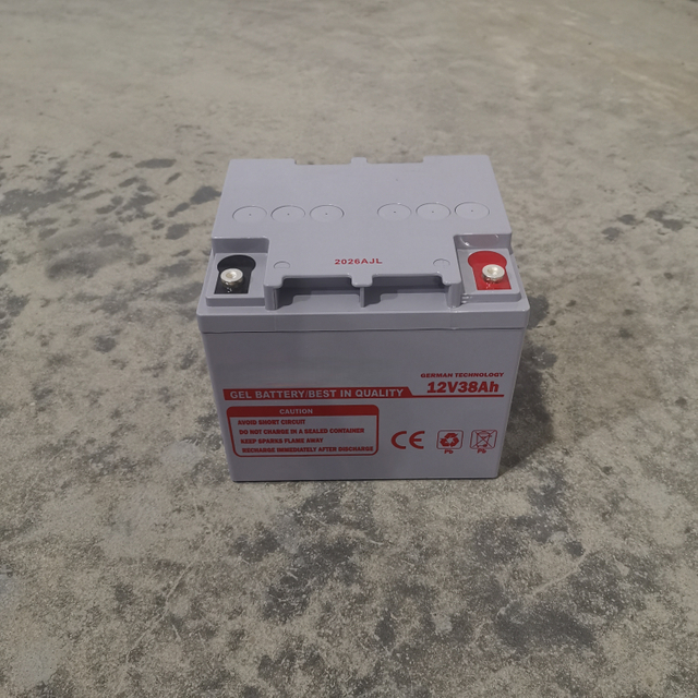 Bateria 12V 38AH | Ideal para pequenos sistemas solares e iluminação doméstica fora da rede