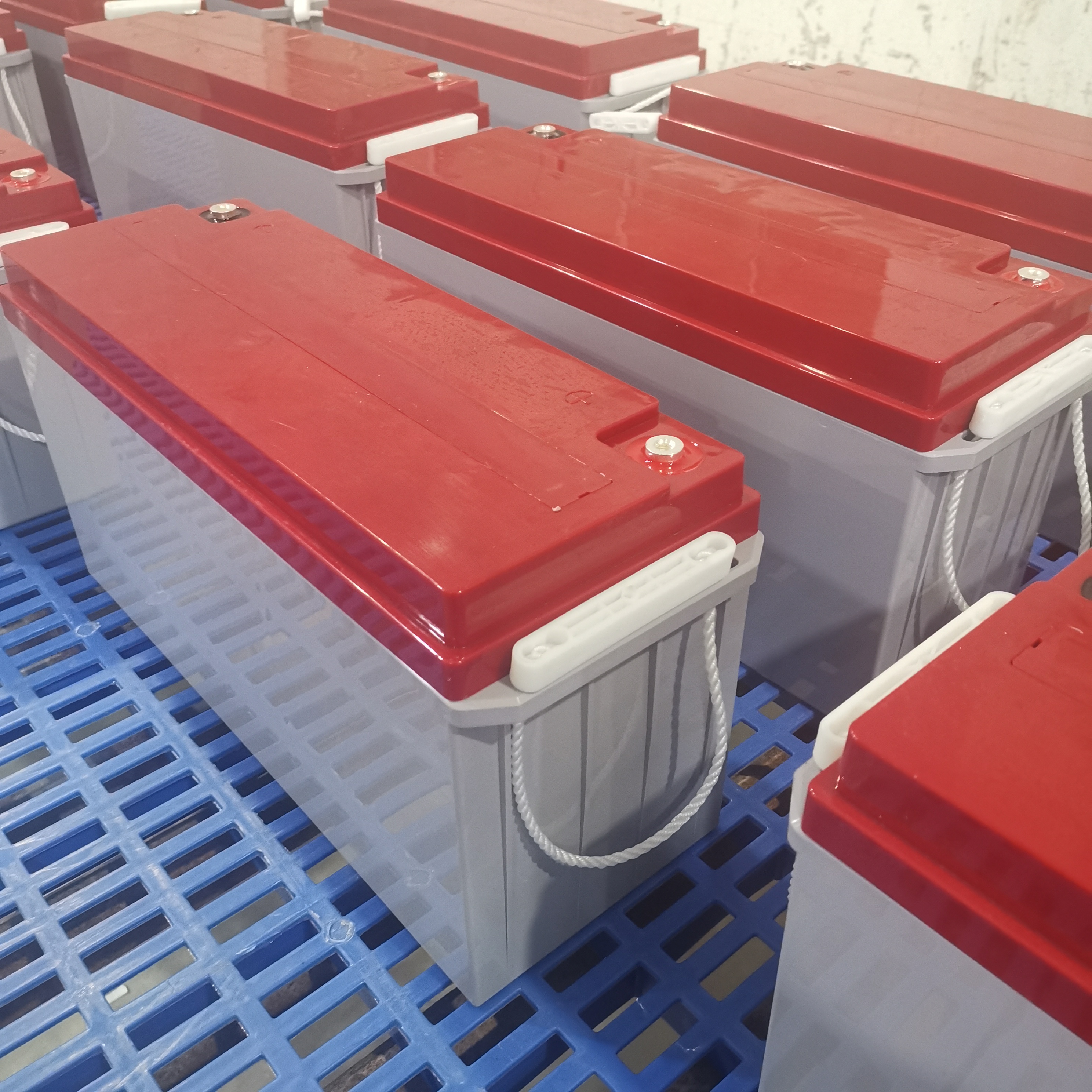 Bateria de gel de chumbo-ácido 12V150AH de alta durabilidade, armazenamento de energia solar no deserto, recuperação de descarga profunda, backup confiável de data center