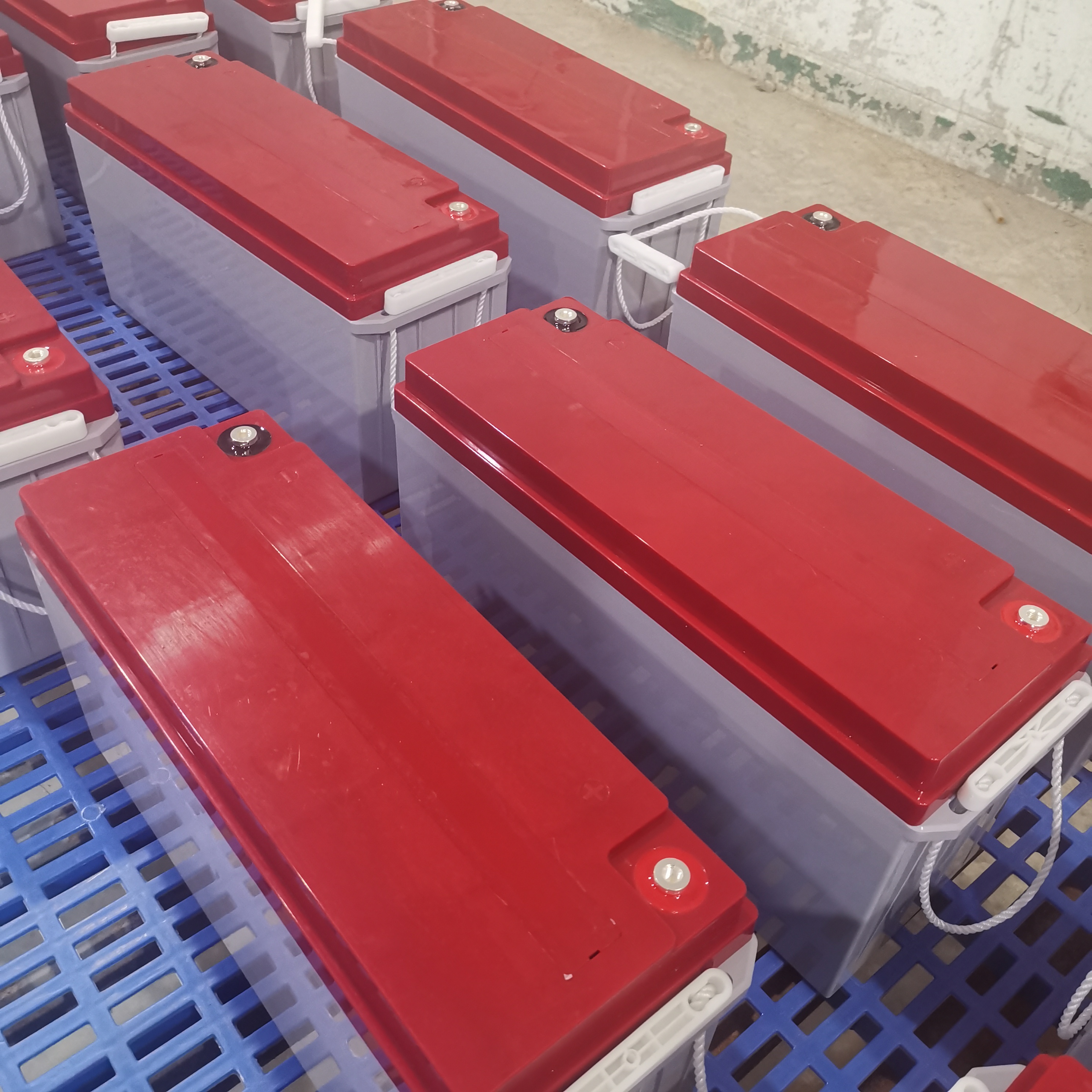 Bateria de gel de chumbo-ácido 12V150AH de alta durabilidade, armazenamento de energia solar no deserto, recuperação de descarga profunda, backup confiável de data center