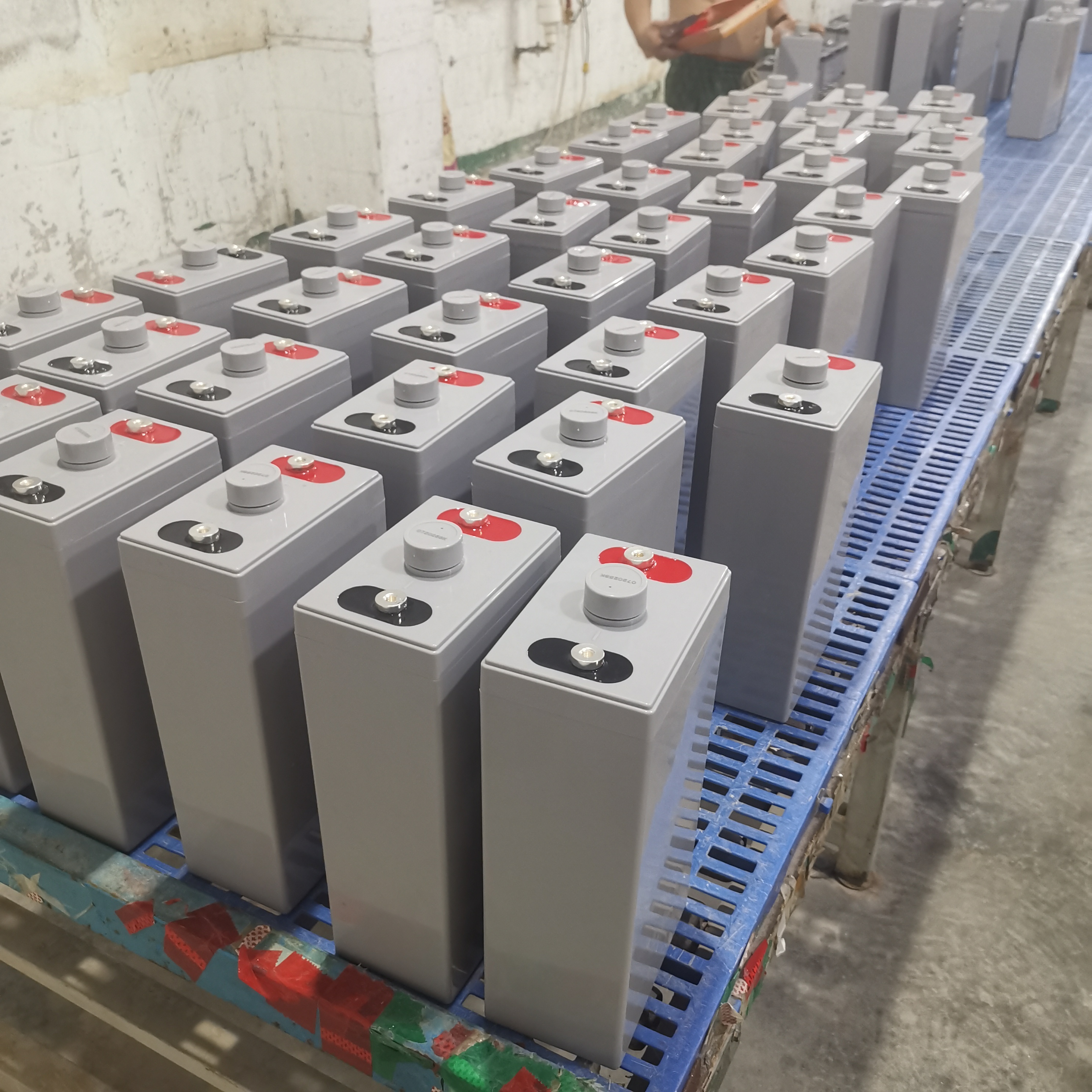 Ciclo profundo de alto desempenho 2V 200H Bateria para uso industrial Bateria de geração de energia segura e eficiente