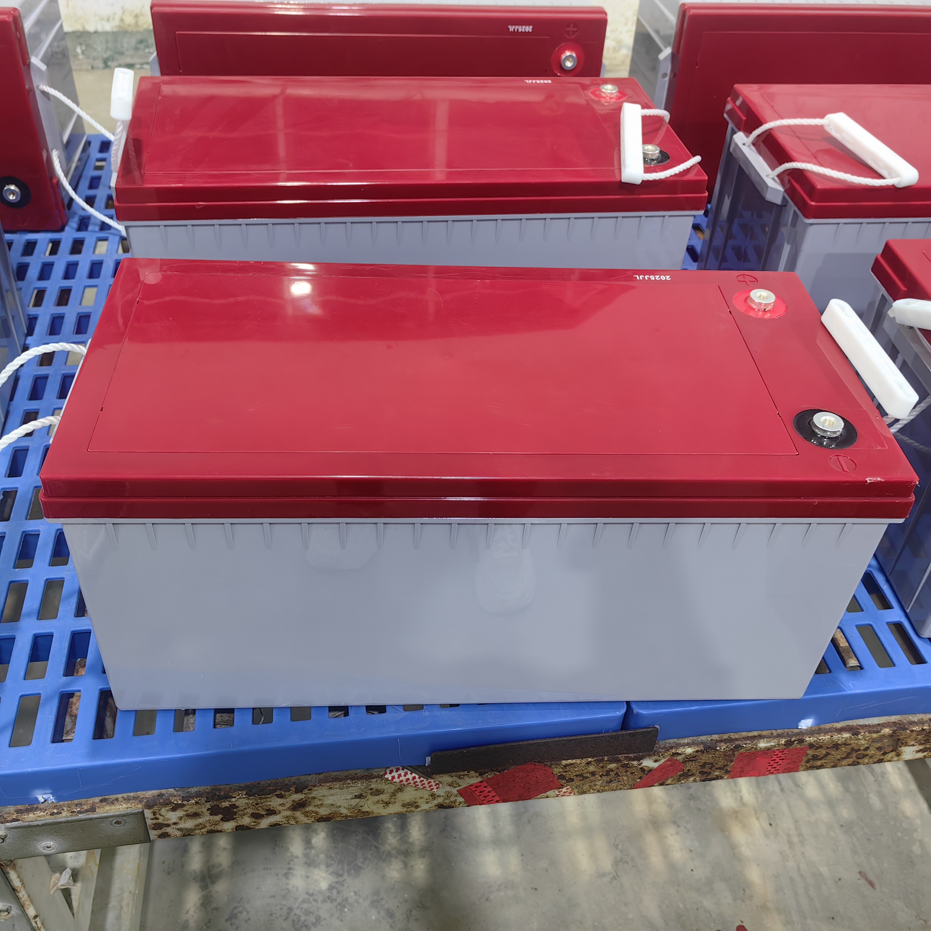 A bateria de armazenamento de energia em gel 12v200AH é uma combinação perfeita de baterias de alto desempenho e baterias de armazenamento duráveis