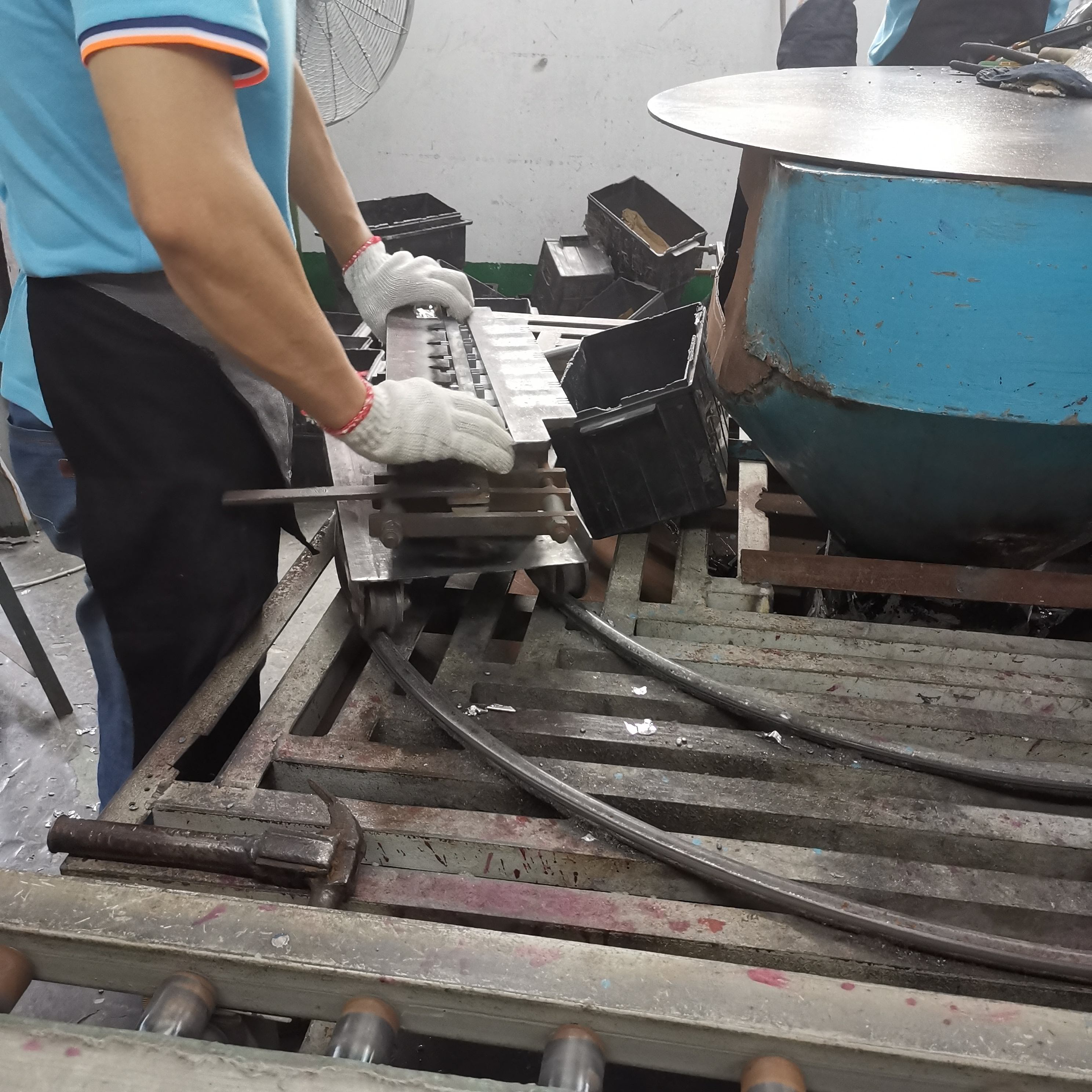 Fabricantes que vendem sistema solar de bateria Agm de bateria UPS 12v75ah