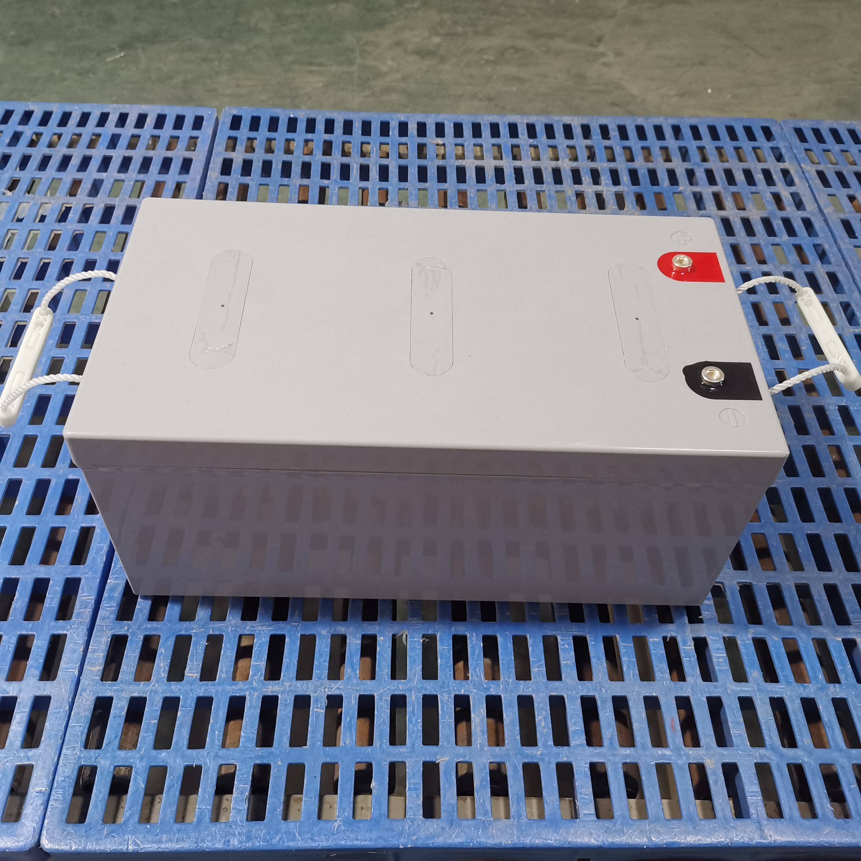 Uma bateria de armazenamento doméstico de 12v250AH, eficiente e de longa data para engenharia fotovoltaica solar