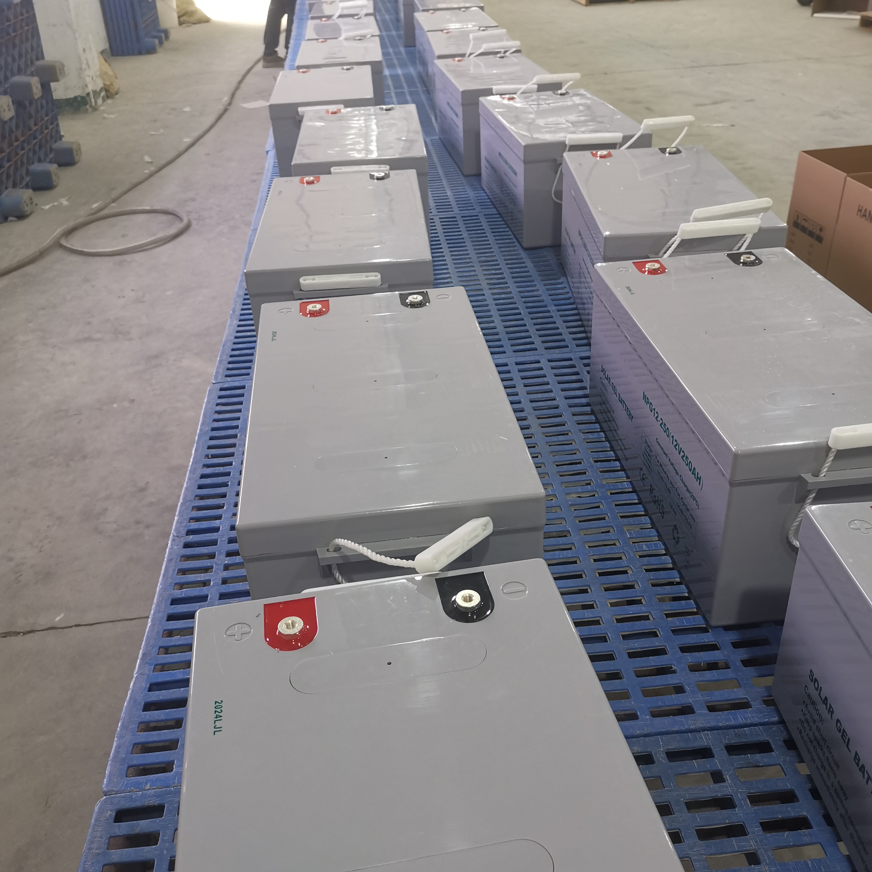 Bateria de gel solar de chumbo-ácido de alta eficiência 12V250ah Bateria de armazenamento solar livre de manutenção Sistema de armazenamento de energia doméstica