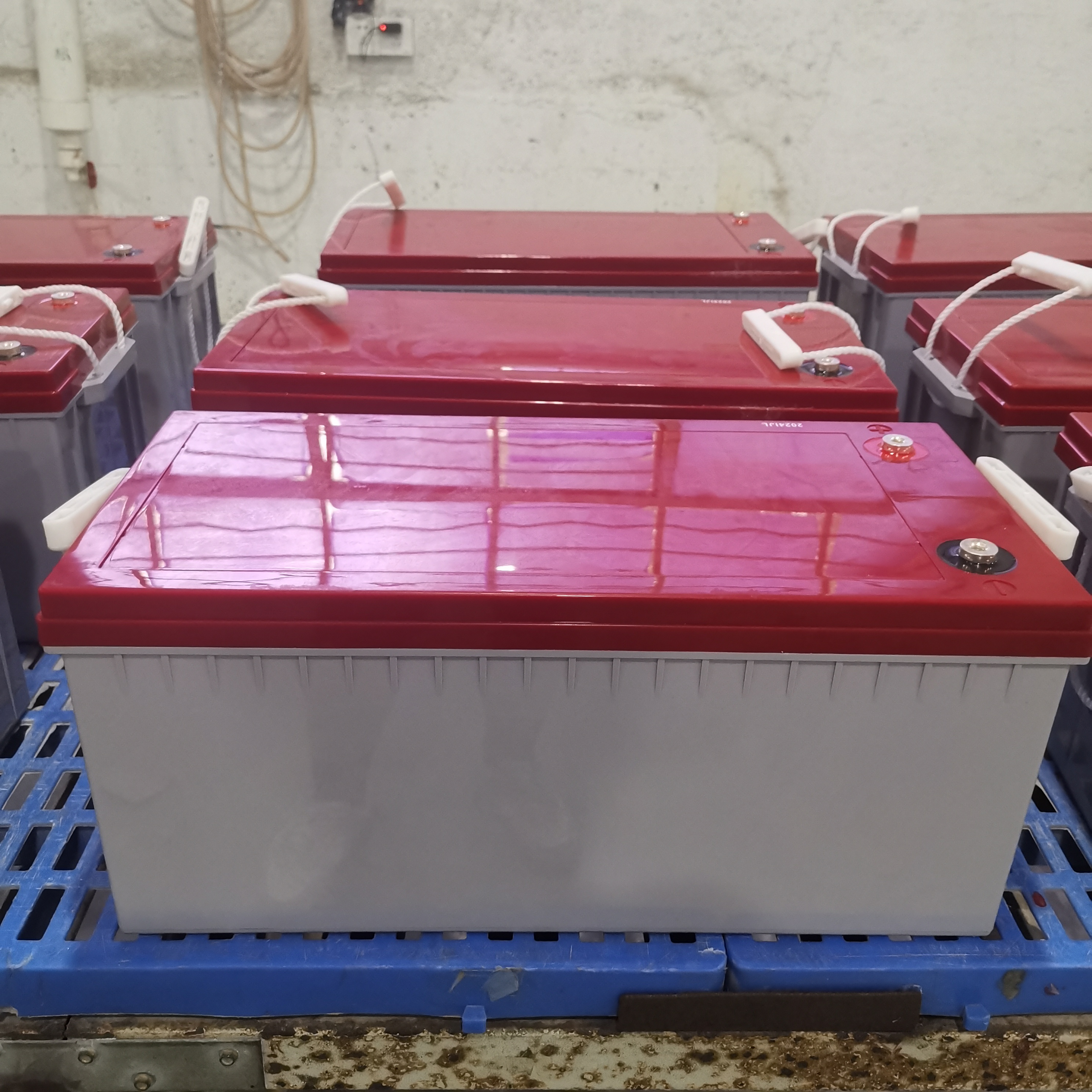 Baterias de gel de chumbo-ácido sem manutenção de alta qualidade 12v200AH para uso doméstico de eletricidade