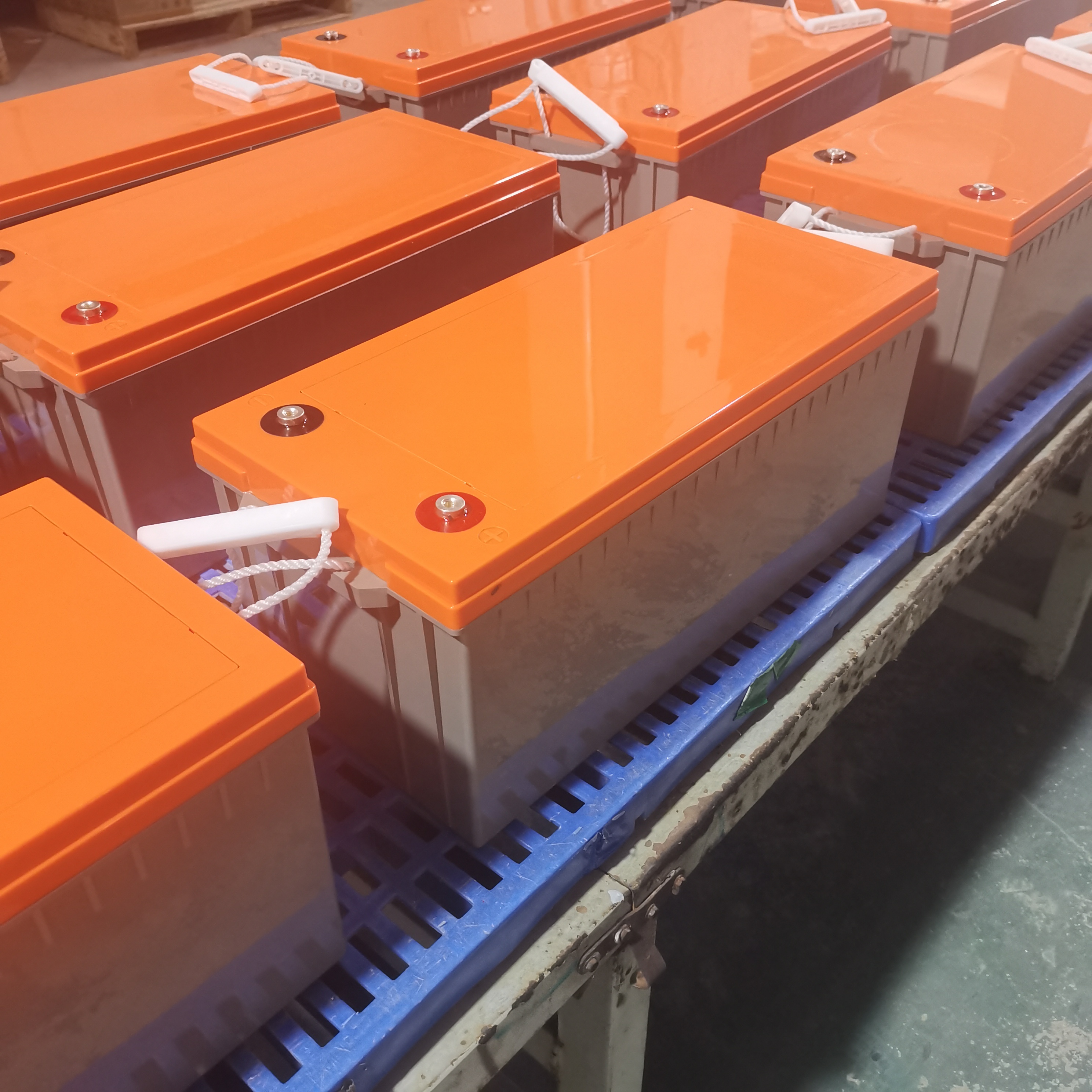 Engenharia fotovoltaica Baterias de armazenamento de energia solar Gel Ciclo profundo Vendas de fábrica de bateria 12V200AH Serviço OEM