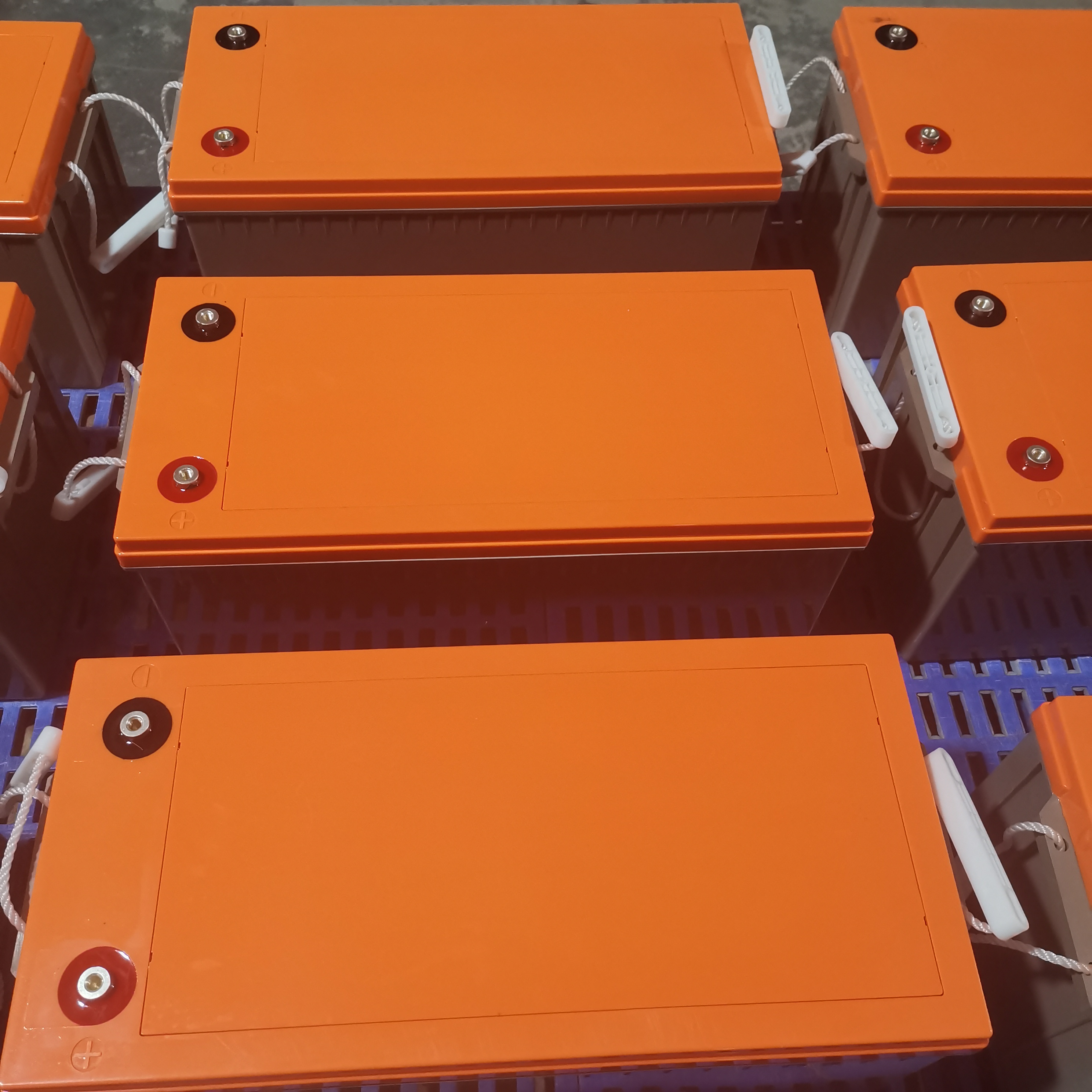 Engenharia fotovoltaica Baterias de armazenamento de energia solar Gel Ciclo profundo Vendas de fábrica de bateria 12V200AH Serviço OEM