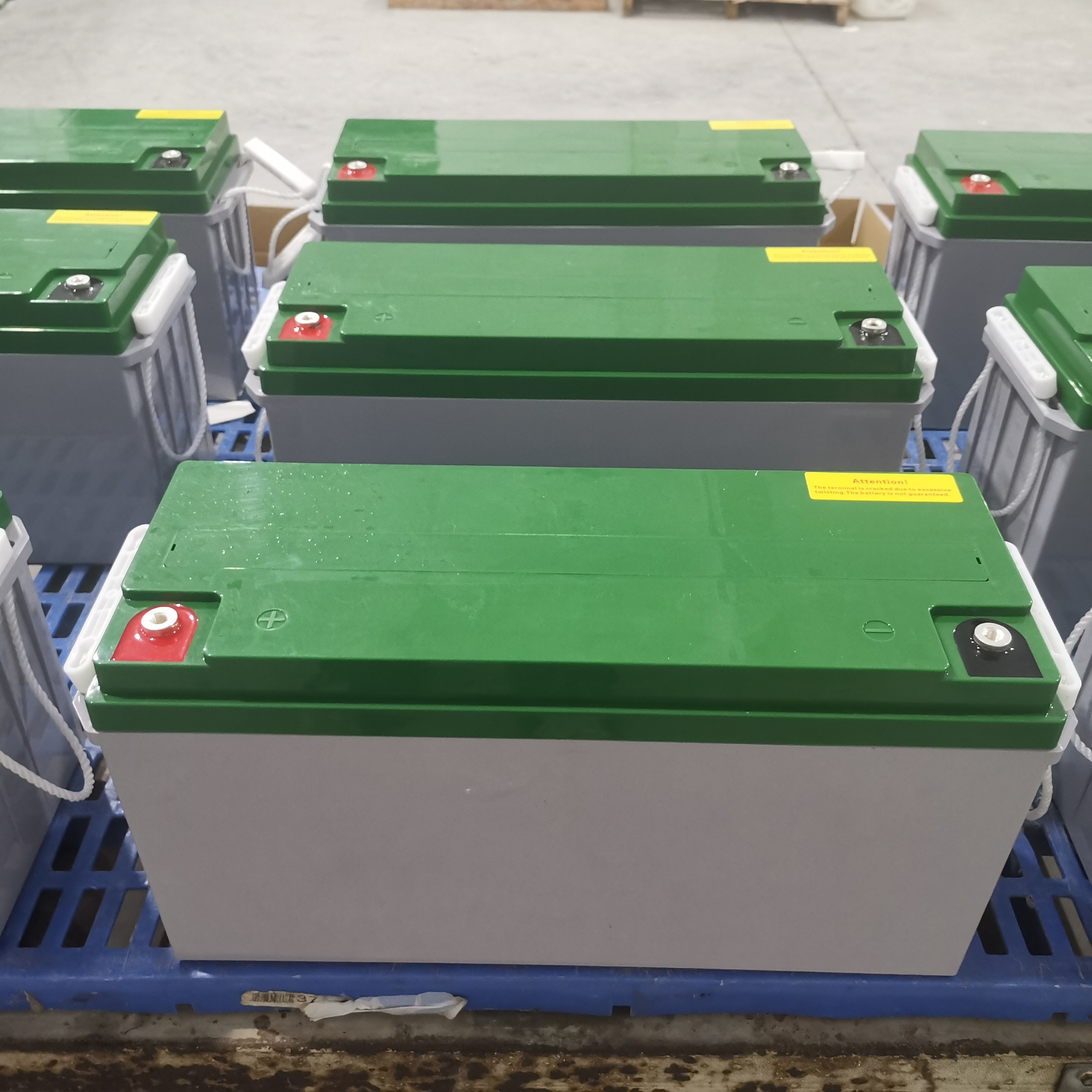 Bateria de gel solar fotovoltaica de vendas quentes 12v150AH Bateria de chumbo-ácido sem manutenção de alta eficiência e longa vida