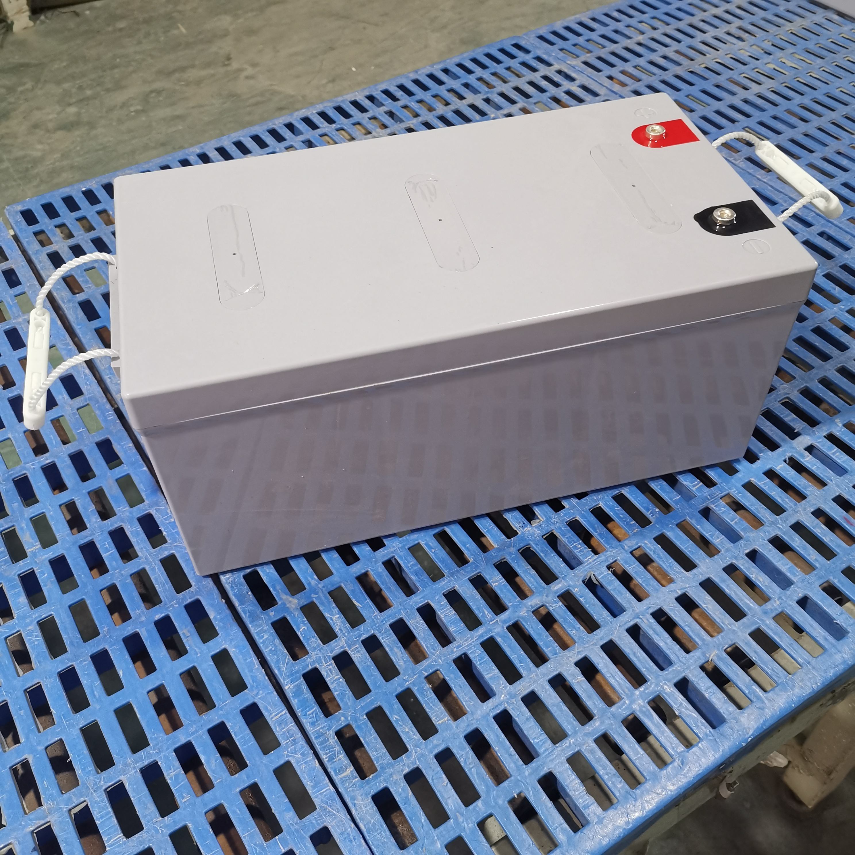 Uma bateria de armazenamento doméstico de 12v250AH, eficiente e de longa data para engenharia fotovoltaica solar