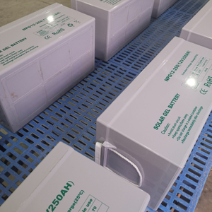 Bateria de armazenamento de energia em gel selado de alta segurança 12v250AH com proteção contra vazamento e explosão para backup de sala de TI